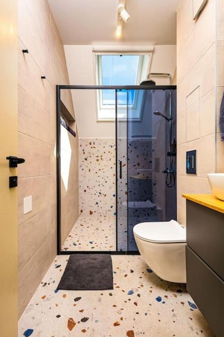 Hills View Central Apartment 플로브디프 외부 사진