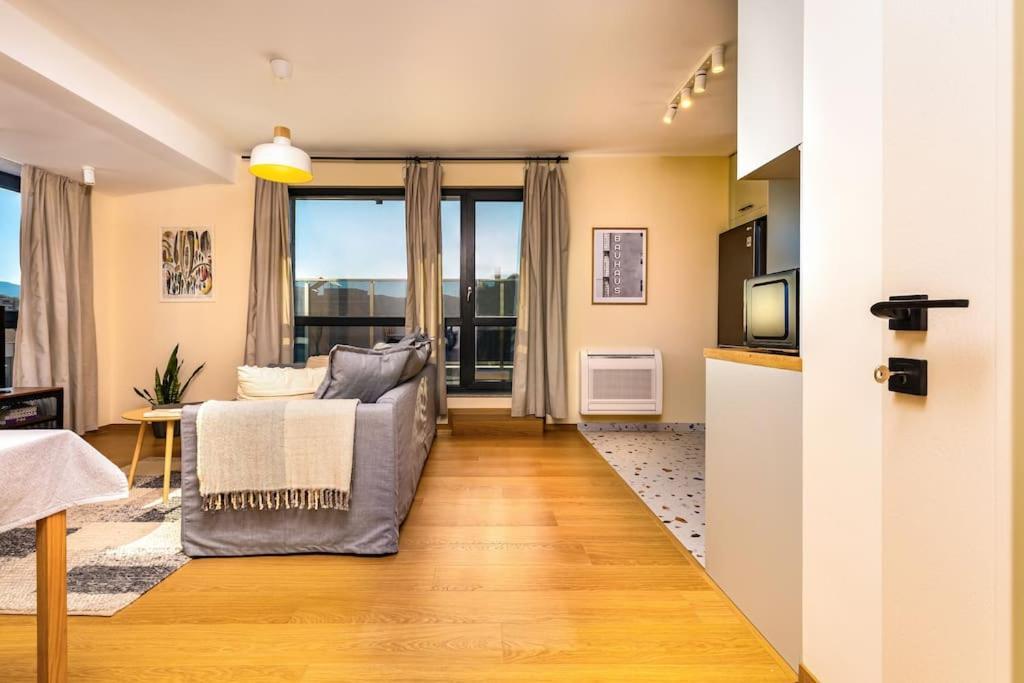 Hills View Central Apartment 플로브디프 외부 사진